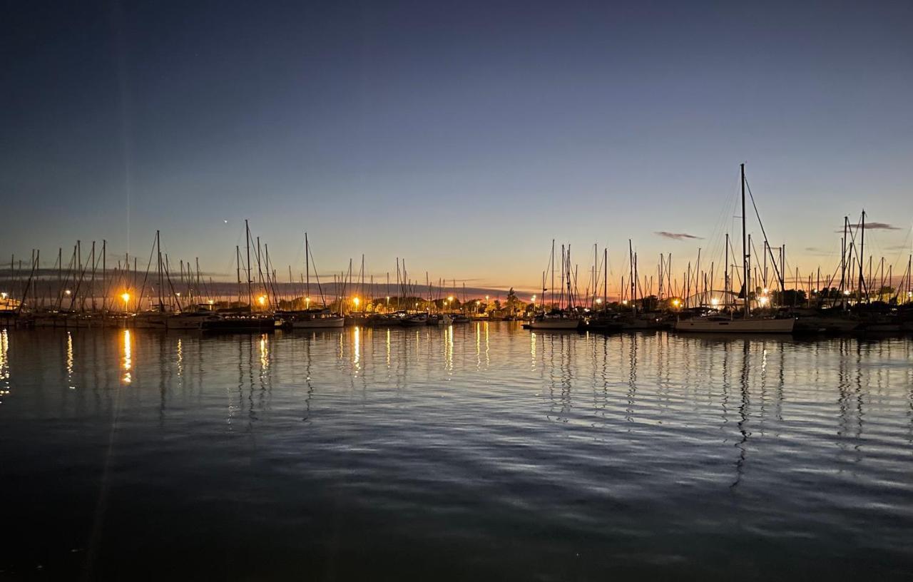 Studio - Les Pieds Dans L'Eau Agreable En Toutes Saisons 4 Couchages - Climatisation - Parking Prive - Piscine Sur Mer - Vue Magnifique Et Rare - Situation Optimum - Les Argonautes - Ile Des Pecheurs - Cap D'Agde Exterior foto