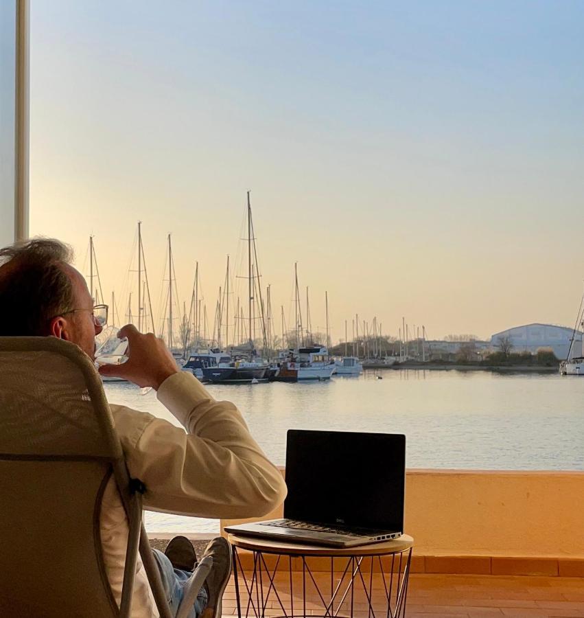 Studio - Les Pieds Dans L'Eau Agreable En Toutes Saisons 4 Couchages - Climatisation - Parking Prive - Piscine Sur Mer - Vue Magnifique Et Rare - Situation Optimum - Les Argonautes - Ile Des Pecheurs - Cap D'Agde Exterior foto