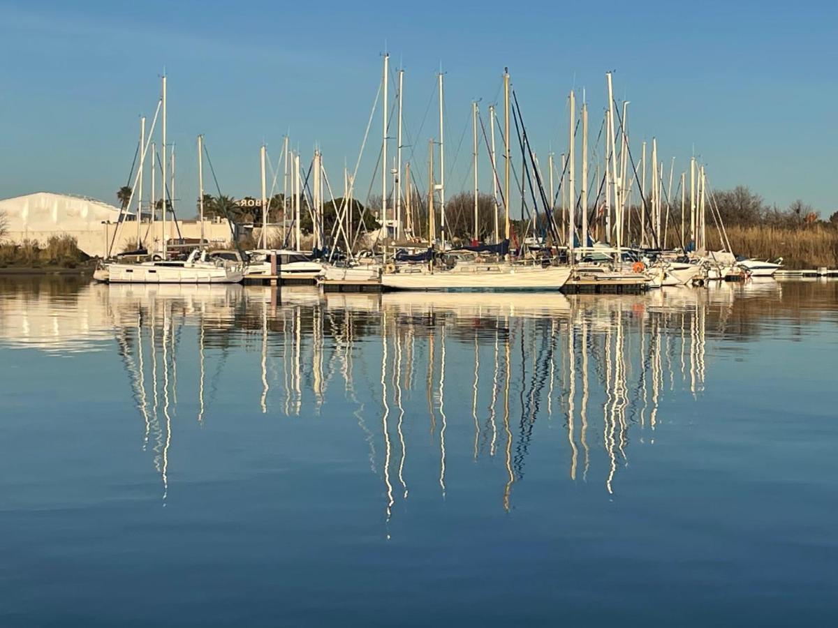 Studio - Les Pieds Dans L'Eau Agreable En Toutes Saisons 4 Couchages - Climatisation - Parking Prive - Piscine Sur Mer - Vue Magnifique Et Rare - Situation Optimum - Les Argonautes - Ile Des Pecheurs - Cap D'Agde Exterior foto