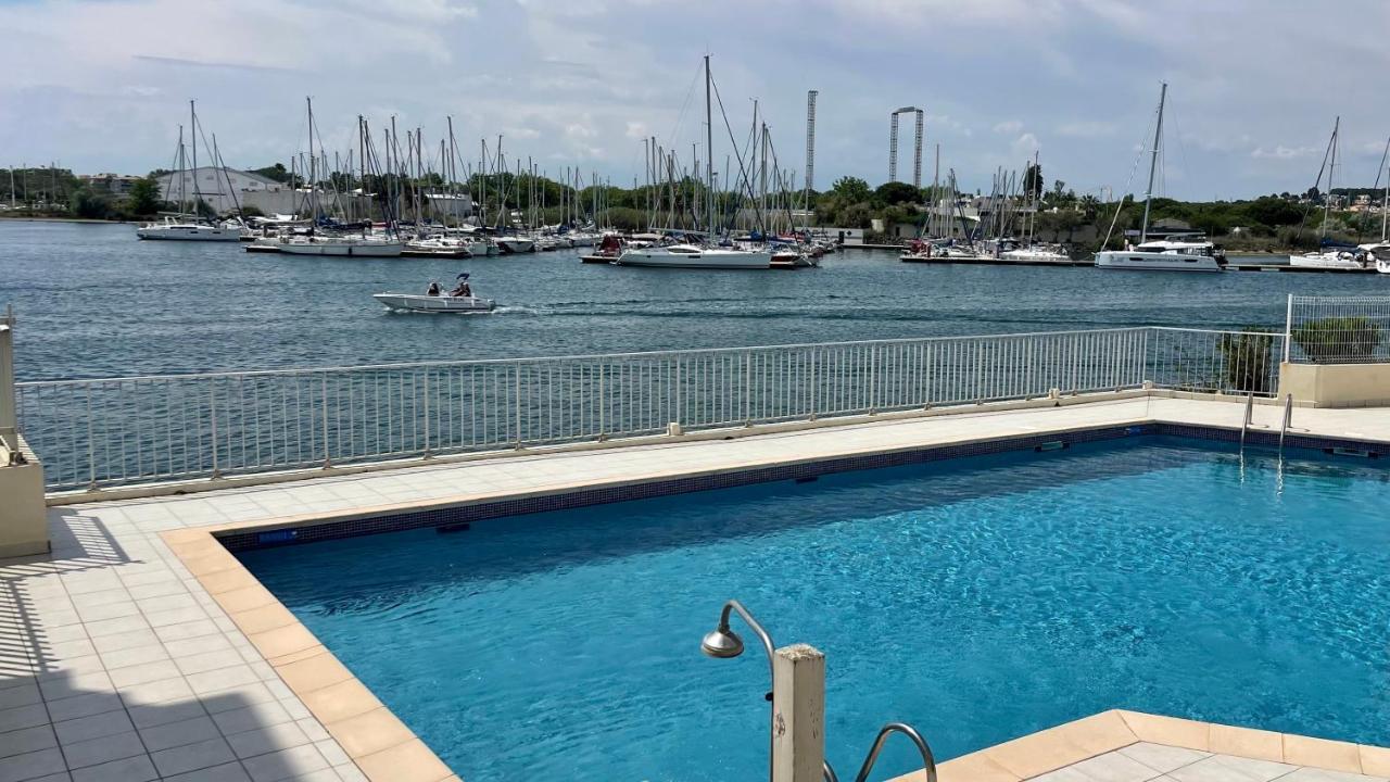 Studio - Les Pieds Dans L'Eau Agreable En Toutes Saisons 4 Couchages - Climatisation - Parking Prive - Piscine Sur Mer - Vue Magnifique Et Rare - Situation Optimum - Les Argonautes - Ile Des Pecheurs - Cap D'Agde Exterior foto